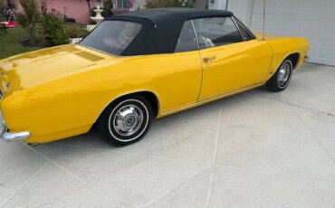 Chevrolet-Corvair-monza-convertible-1965-Yellow-Black-11