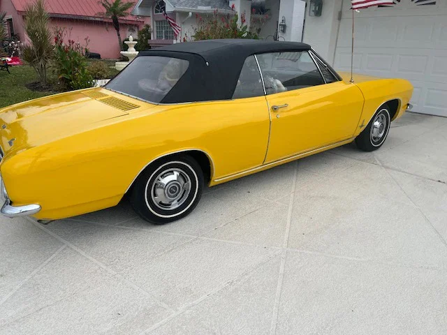 Chevrolet-Corvair-monza-convertible-1965-Yellow-Black-11