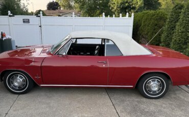 Chevrolet-Corvair-monza-convertible-1967-Red-Black