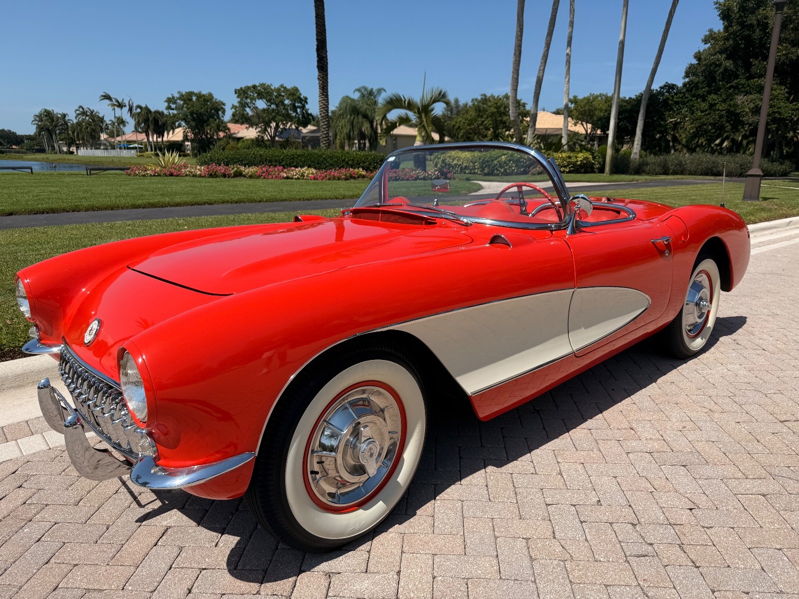 Chevrolet-Corvette-1956-Convertible-1