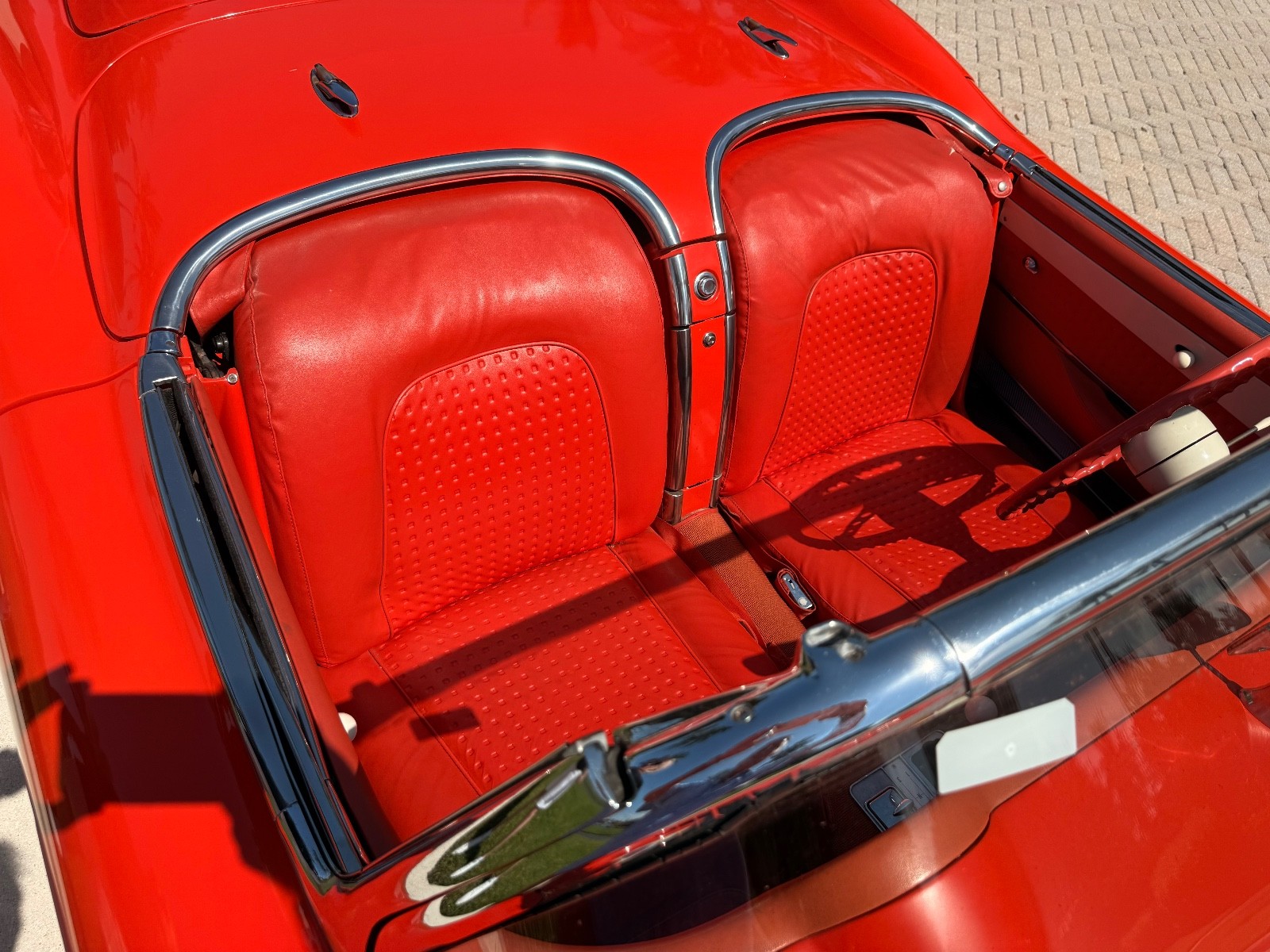 Chevrolet-Corvette-1956-Convertible-11