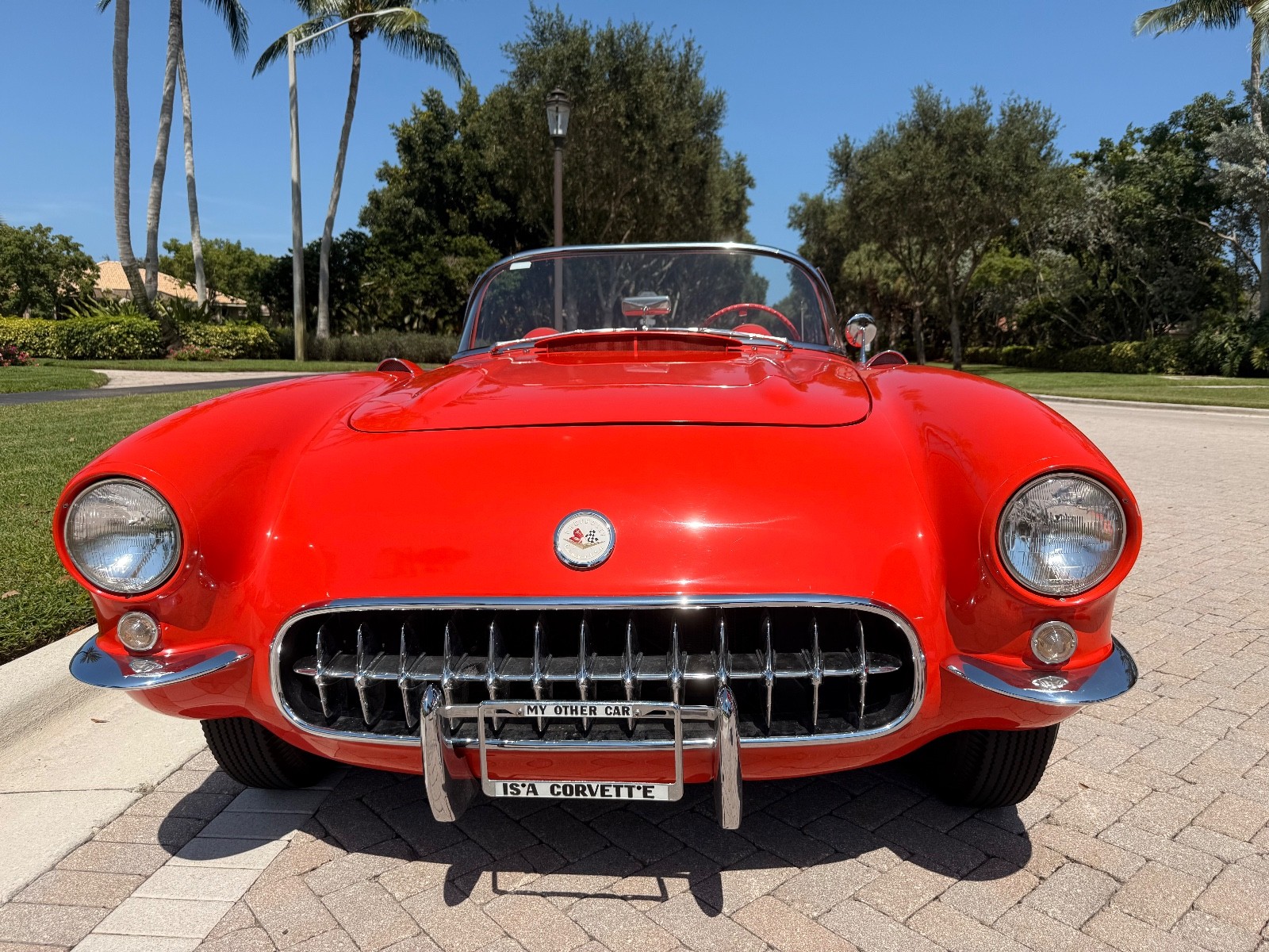 Chevrolet-Corvette-1956-Convertible-2