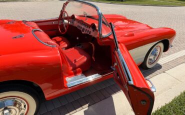 Chevrolet-Corvette-1956-Convertible-21
