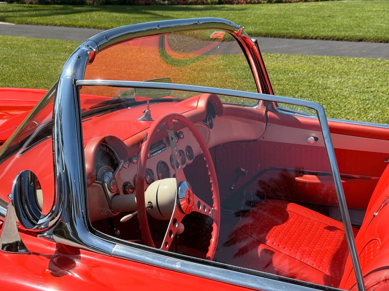Chevrolet-Corvette-1956-Convertible-27