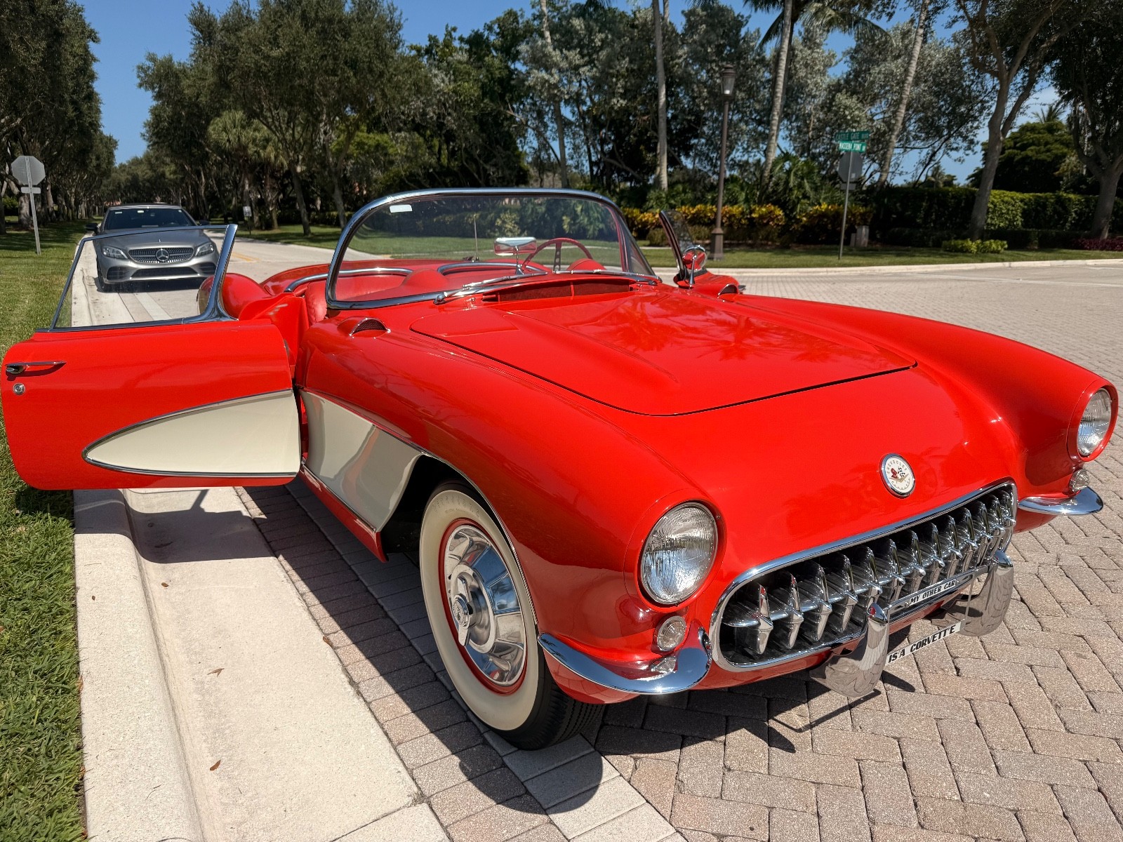 Chevrolet-Corvette-1956-Convertible-33