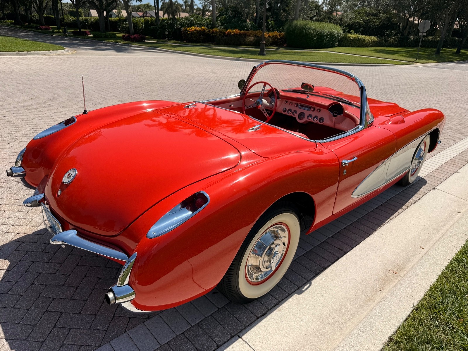 Chevrolet-Corvette-1956-Convertible-6