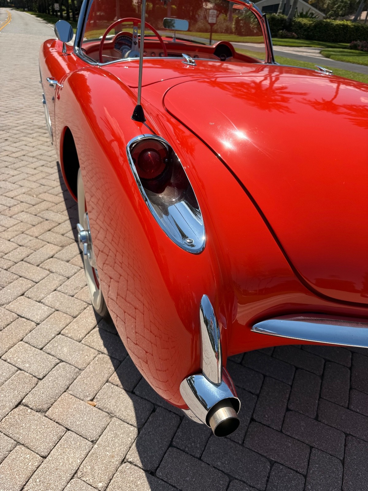 Chevrolet-Corvette-1956-Convertible-8
