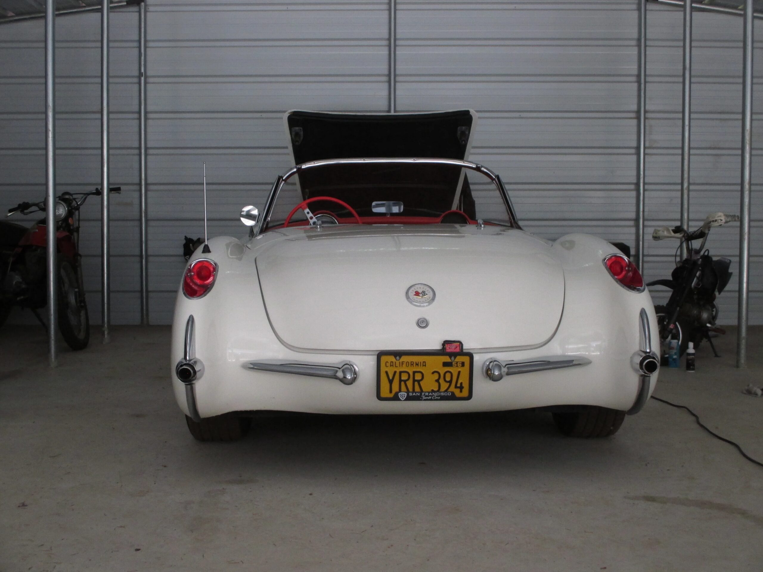 Chevrolet-Corvette-1956-White-Red-11
