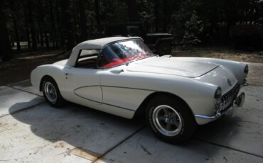Chevrolet-Corvette-1956-White-Red-14