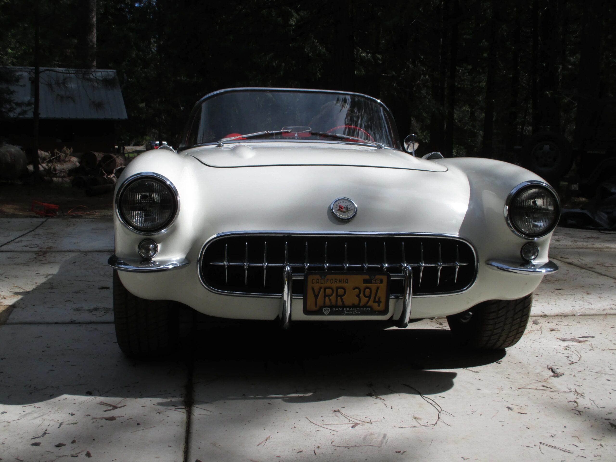 Chevrolet-Corvette-1956-White-Red-2