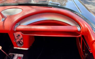 Chevrolet-Corvette-1958-17