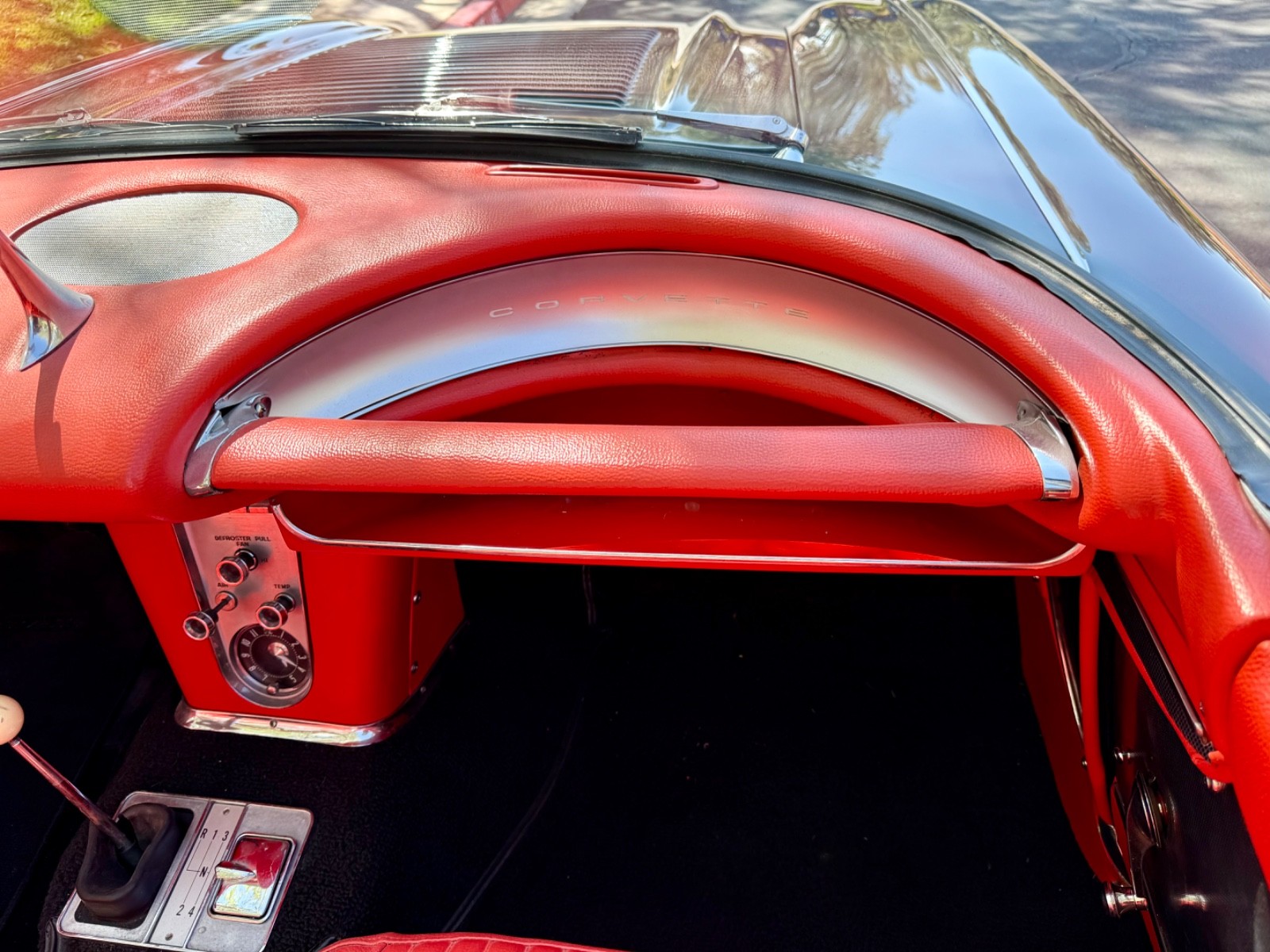 Chevrolet-Corvette-1958-17