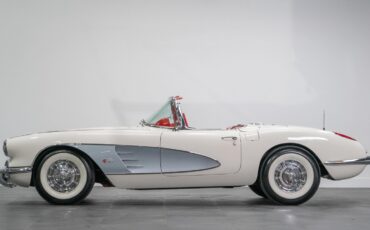 Chevrolet-Corvette-1960-1