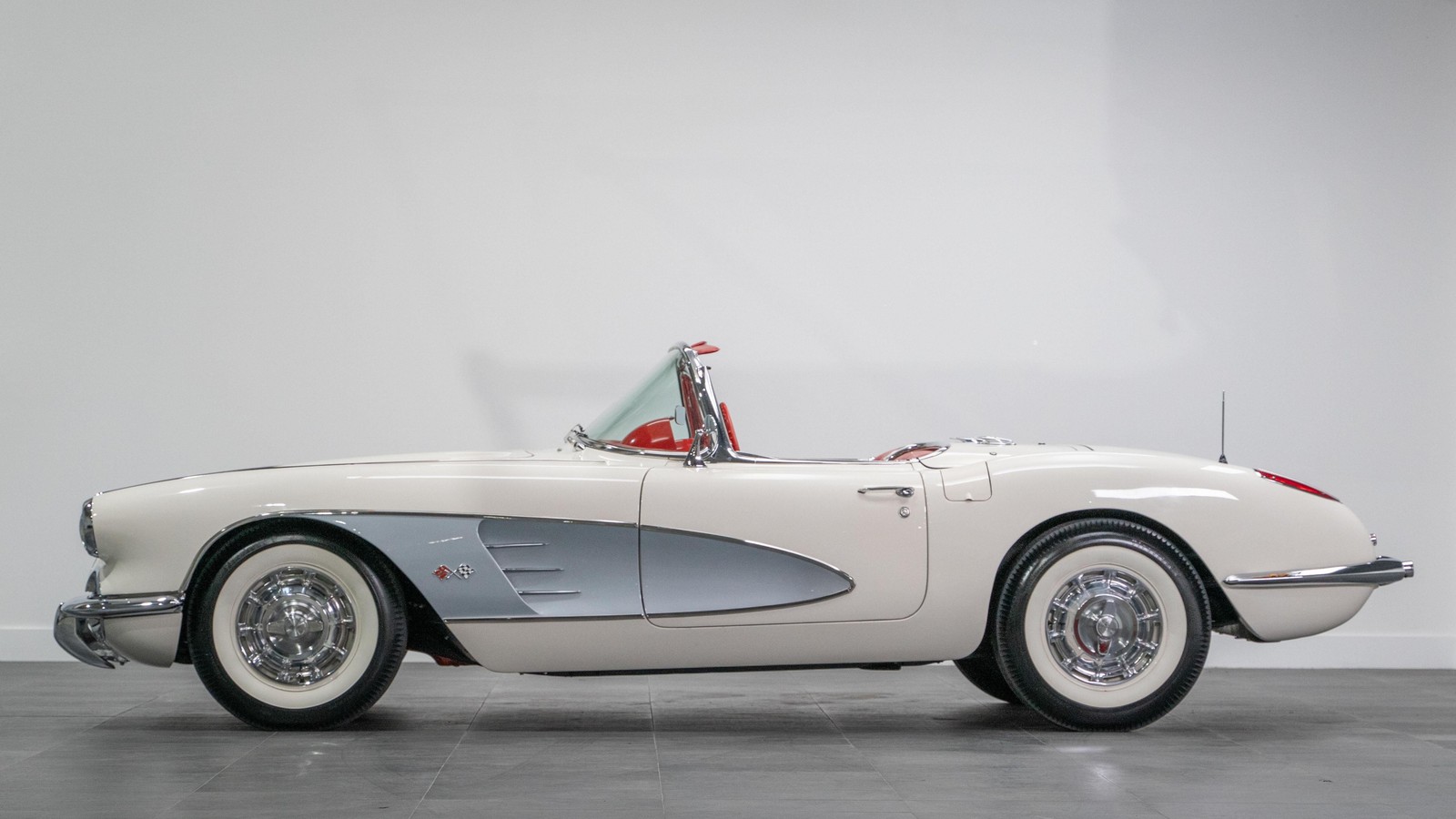 Chevrolet-Corvette-1960-1