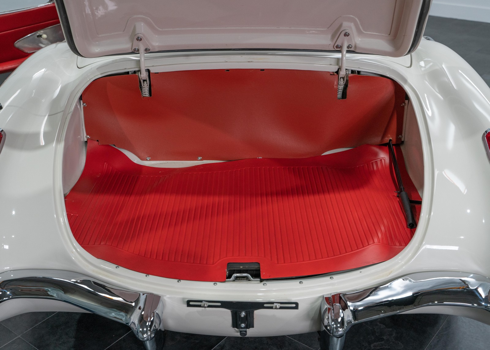 Chevrolet-Corvette-1960-14