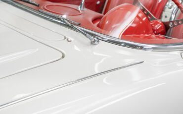 Chevrolet-Corvette-1960-18
