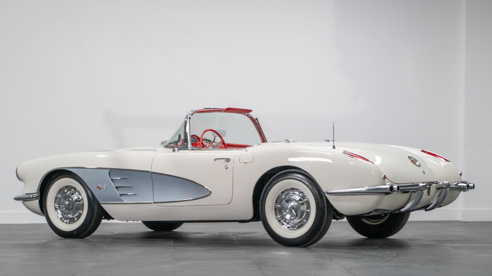 Chevrolet-Corvette-1960-2