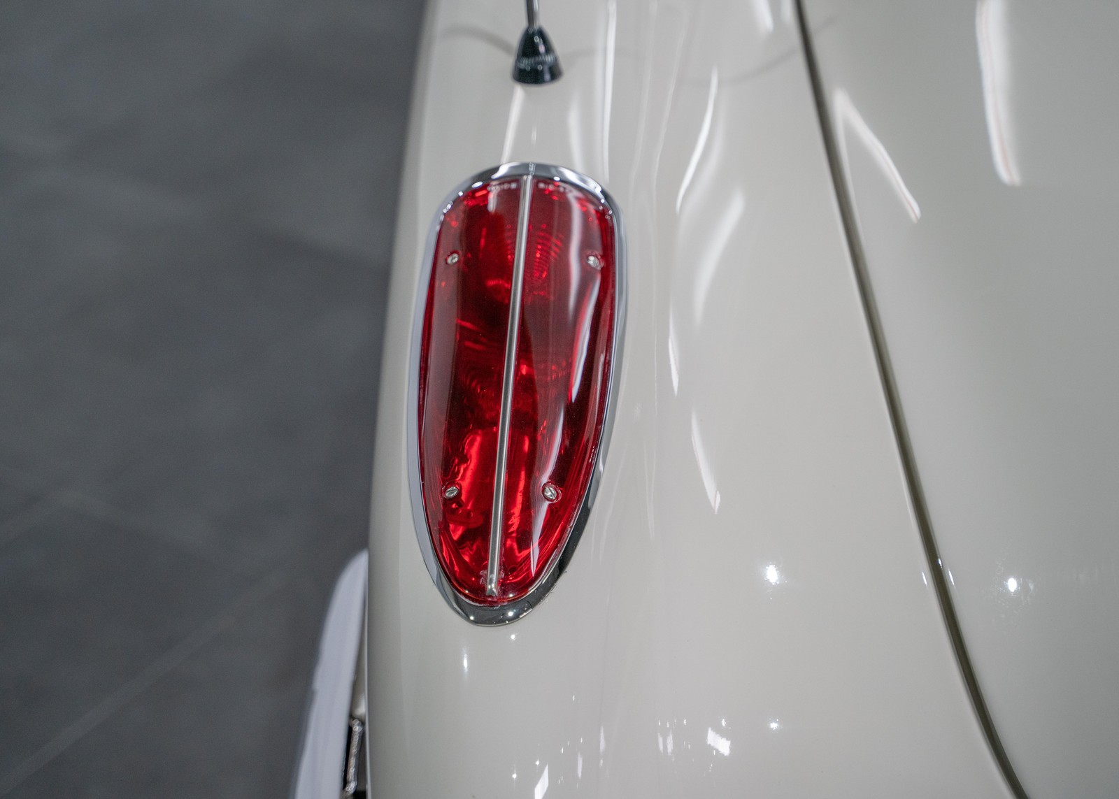 Chevrolet-Corvette-1960-22