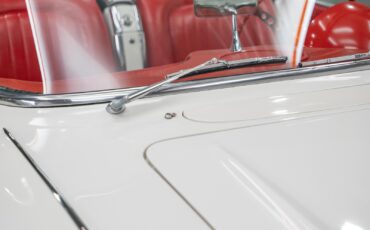 Chevrolet-Corvette-1960-25