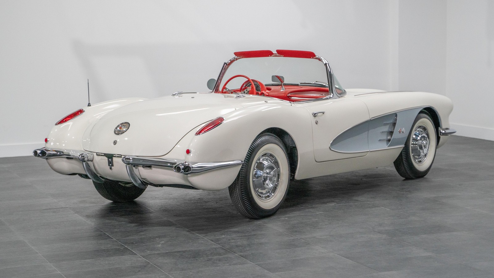 Chevrolet-Corvette-1960-4