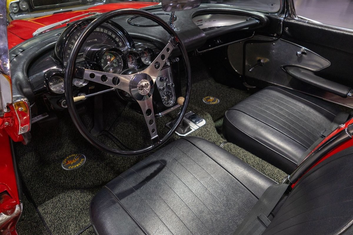 Chevrolet-Corvette-1960-Convertible-1