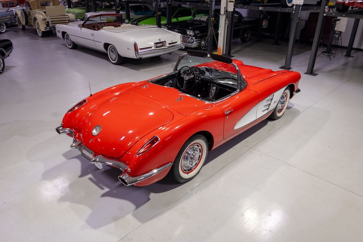 Chevrolet-Corvette-1960-Convertible-10