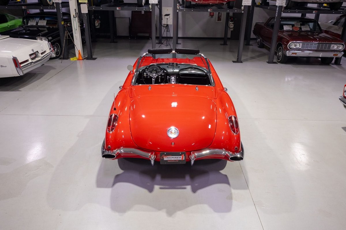 Chevrolet-Corvette-1960-Convertible-11