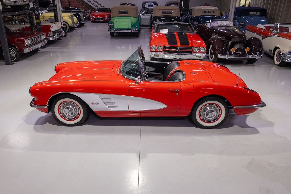 Chevrolet-Corvette-1960-Convertible-13