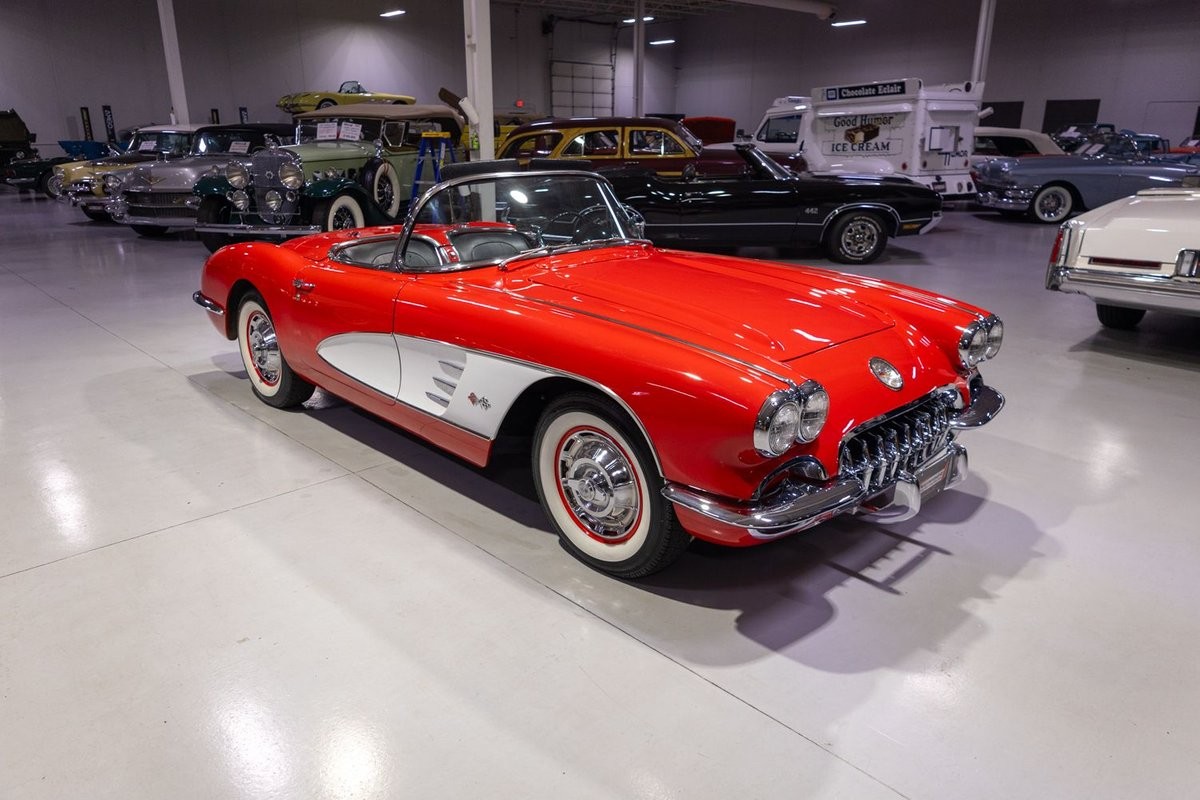 Chevrolet-Corvette-1960-Convertible-16