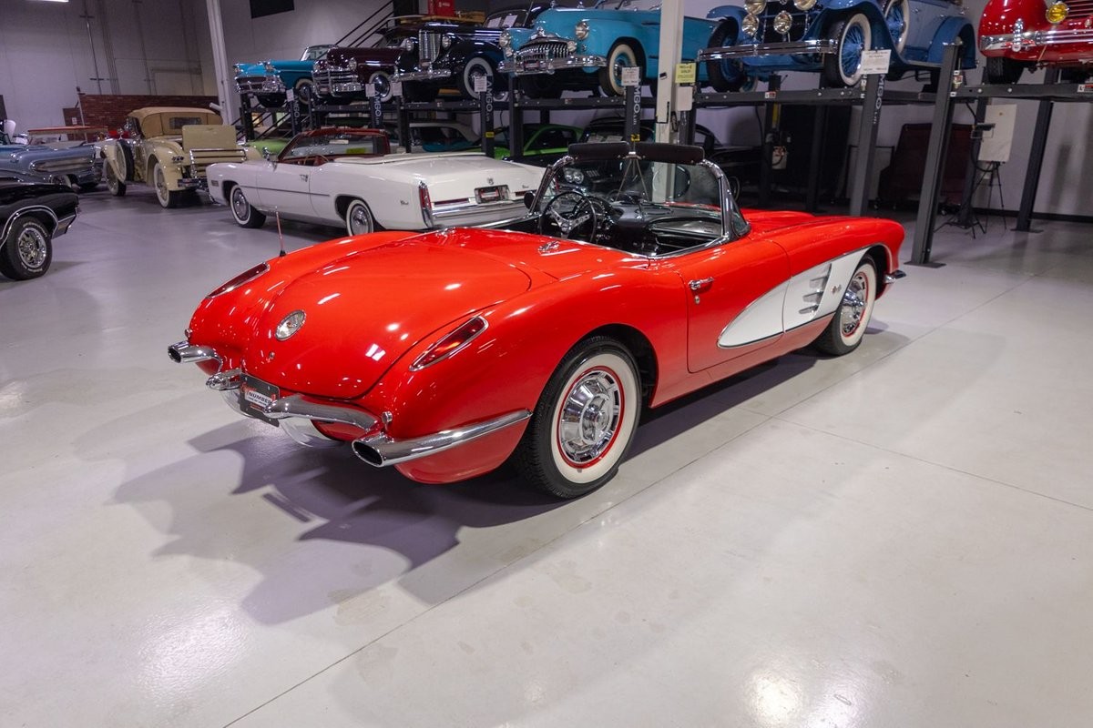 Chevrolet-Corvette-1960-Convertible-18