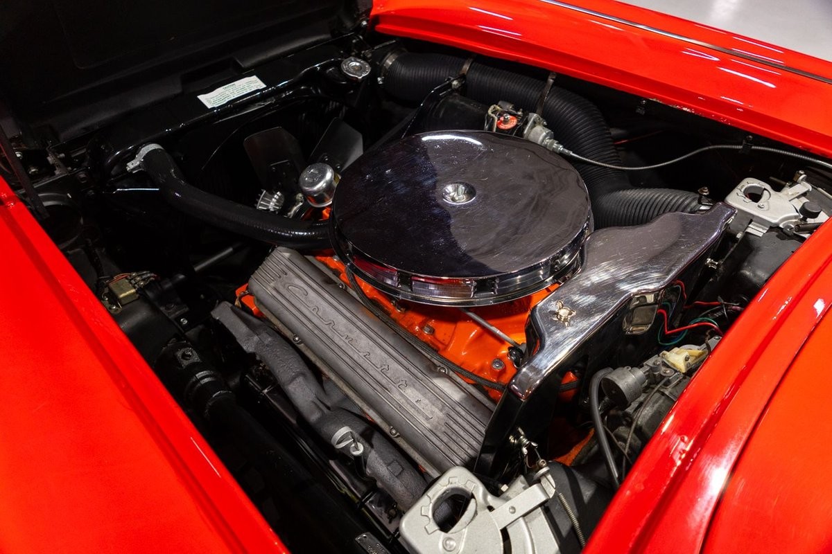 Chevrolet-Corvette-1960-Convertible-2