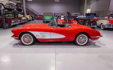 Chevrolet-Corvette-1960-Convertible-21