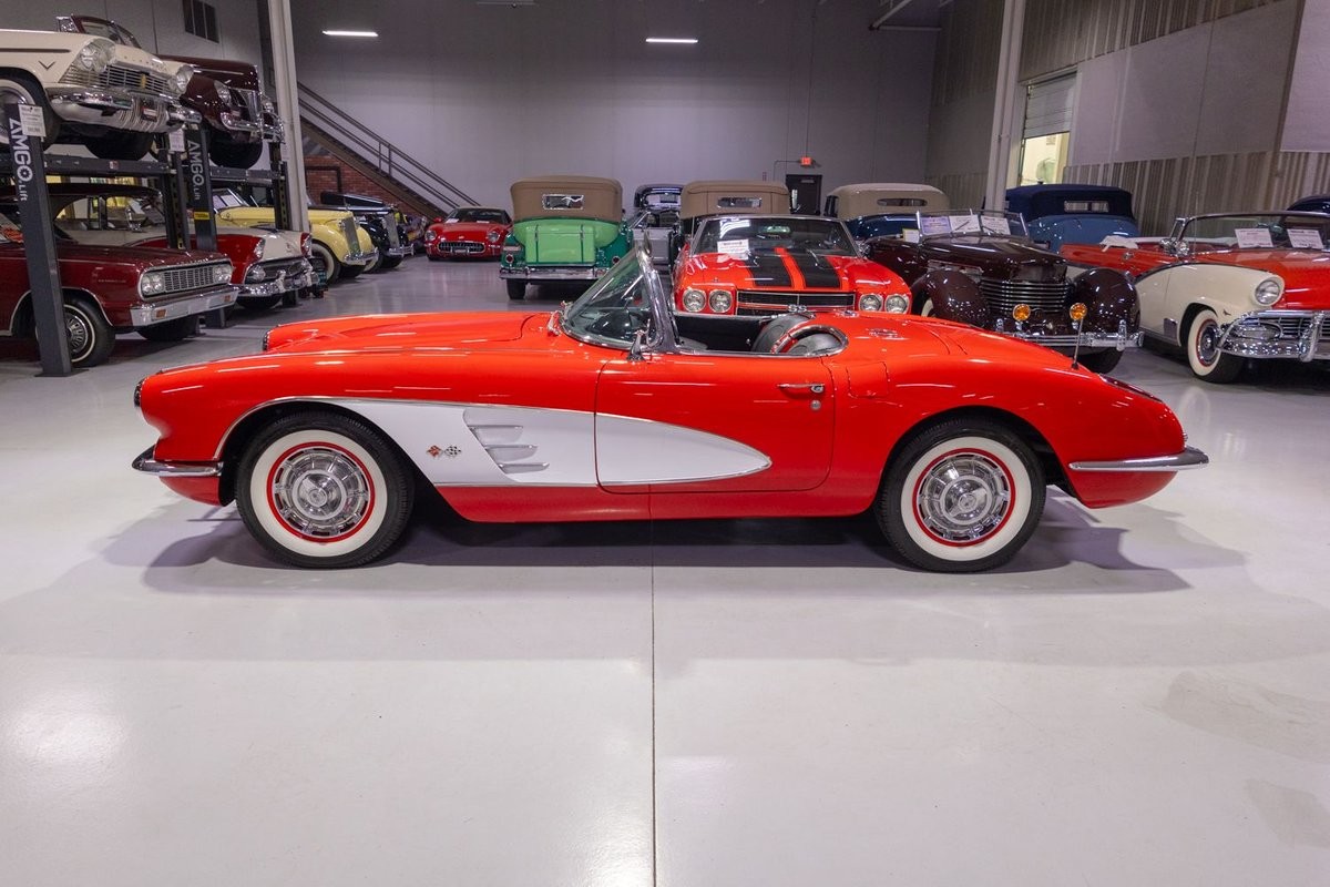 Chevrolet-Corvette-1960-Convertible-21