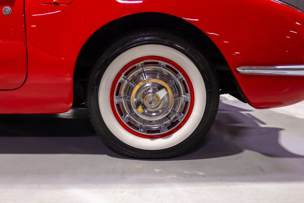Chevrolet-Corvette-1960-Convertible-25