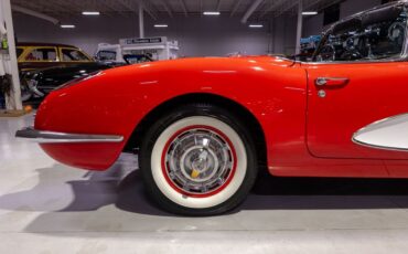 Chevrolet-Corvette-1960-Convertible-26