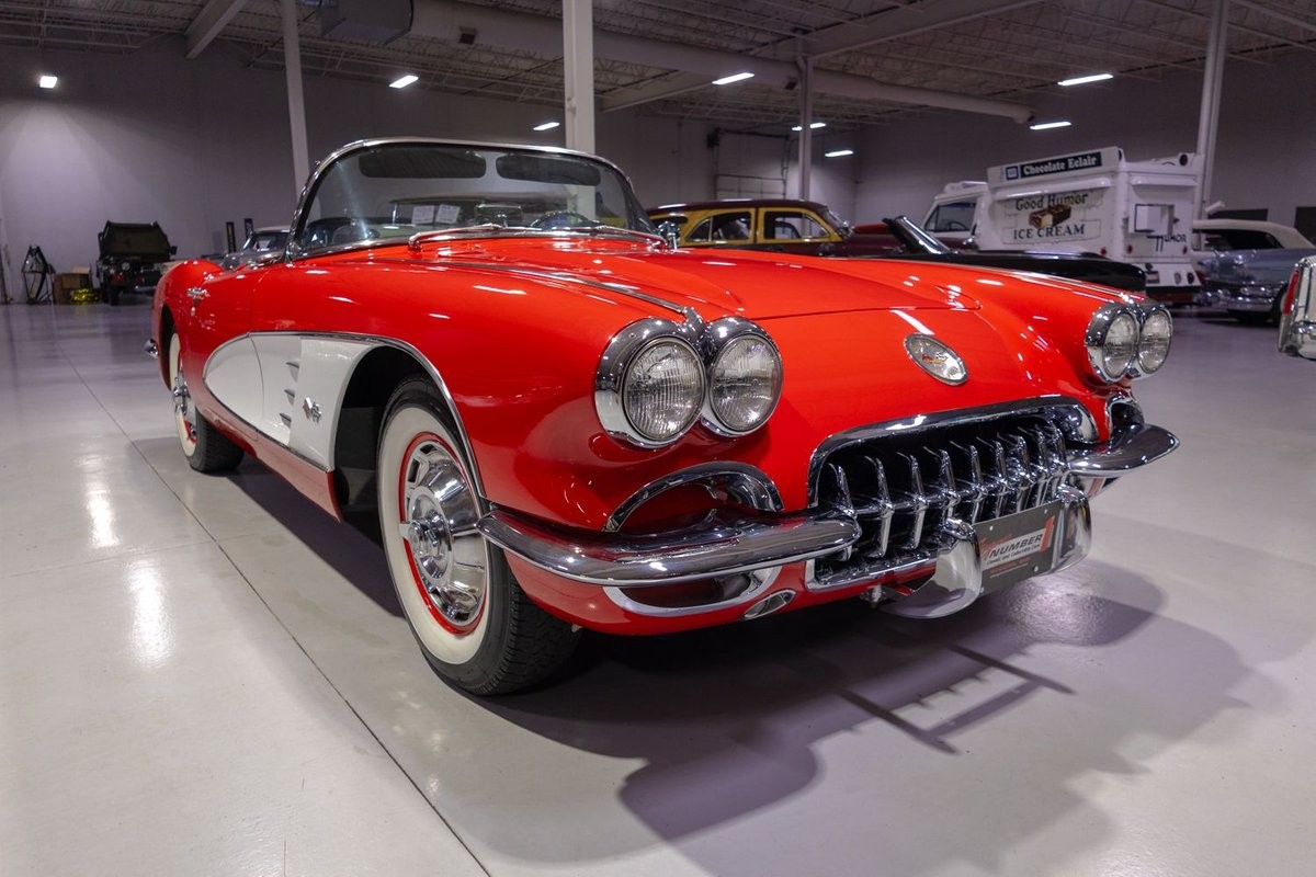 Chevrolet-Corvette-1960-Convertible-32