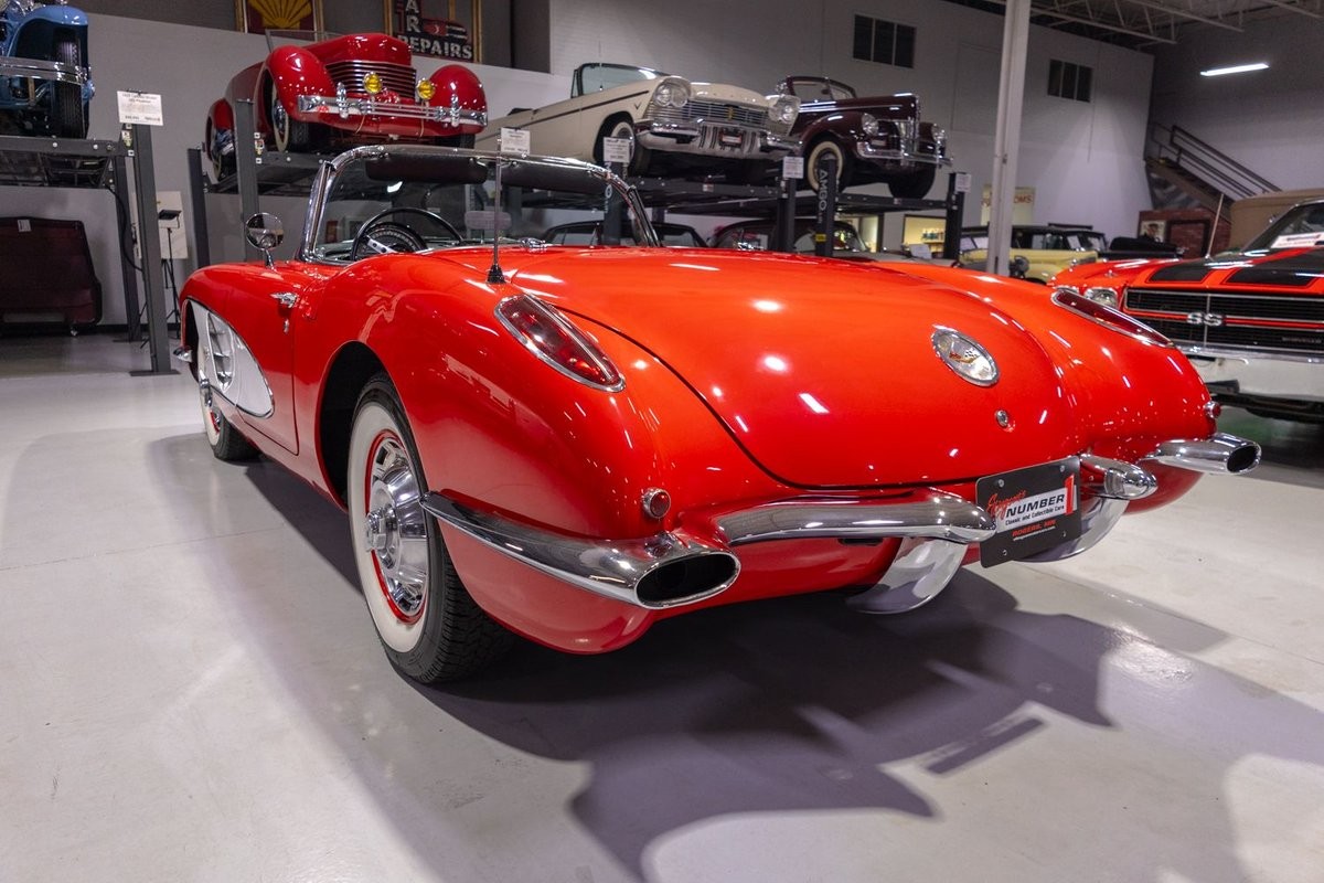 Chevrolet-Corvette-1960-Convertible-37