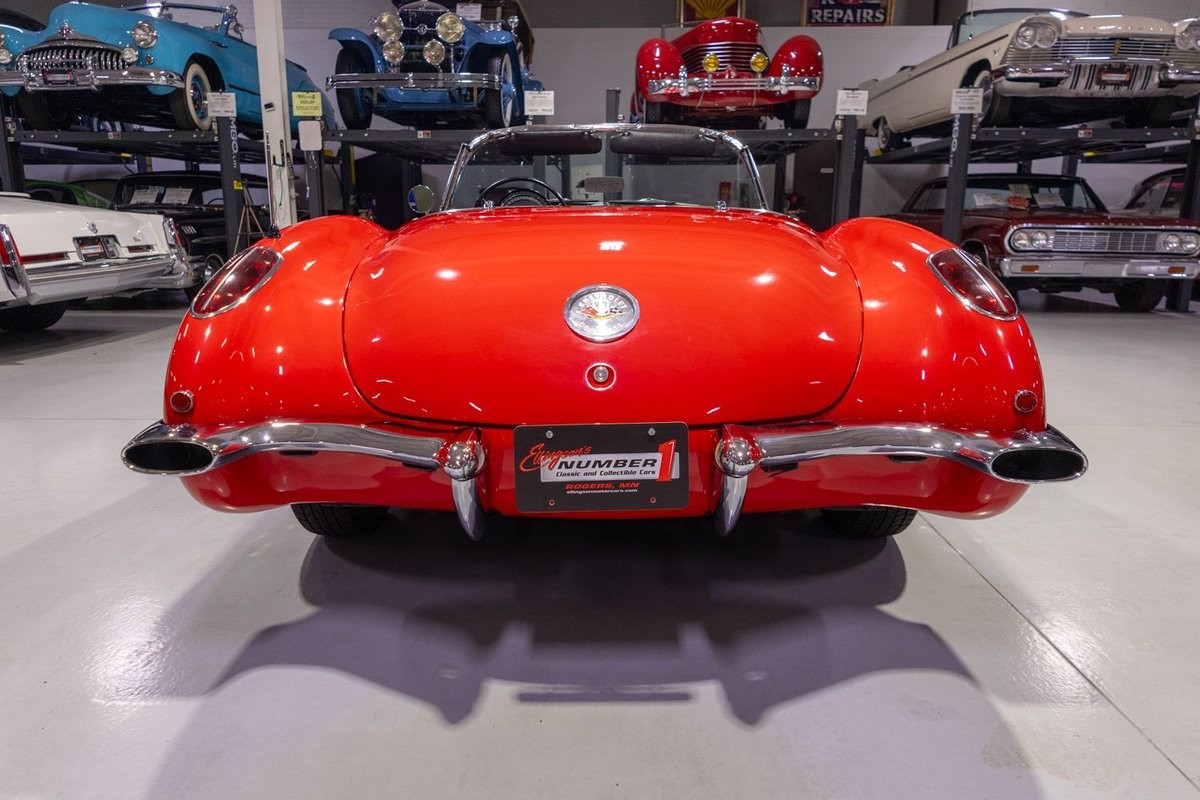 Chevrolet-Corvette-1960-Convertible-38