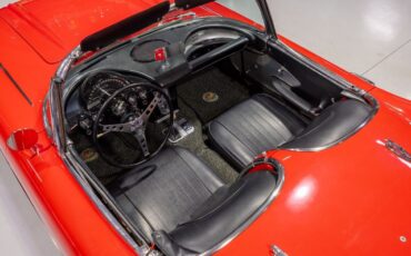 Chevrolet-Corvette-1960-Convertible-4