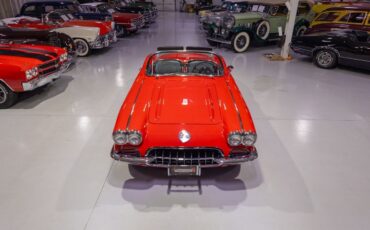 Chevrolet-Corvette-1960-Convertible-7