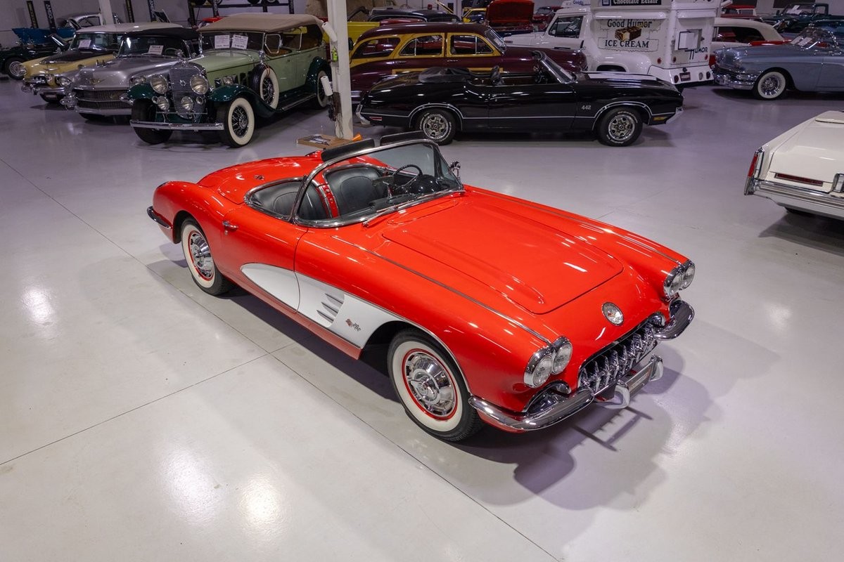 Chevrolet-Corvette-1960-Convertible-8