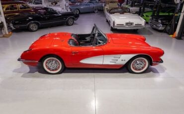 Chevrolet-Corvette-1960-Convertible-9