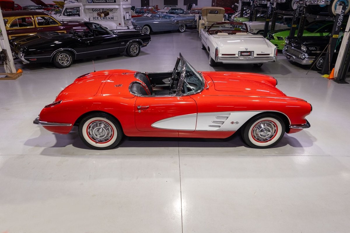 Chevrolet-Corvette-1960-Convertible-9