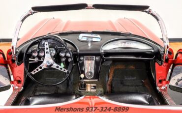 Chevrolet-Corvette-1961-Convertible-1