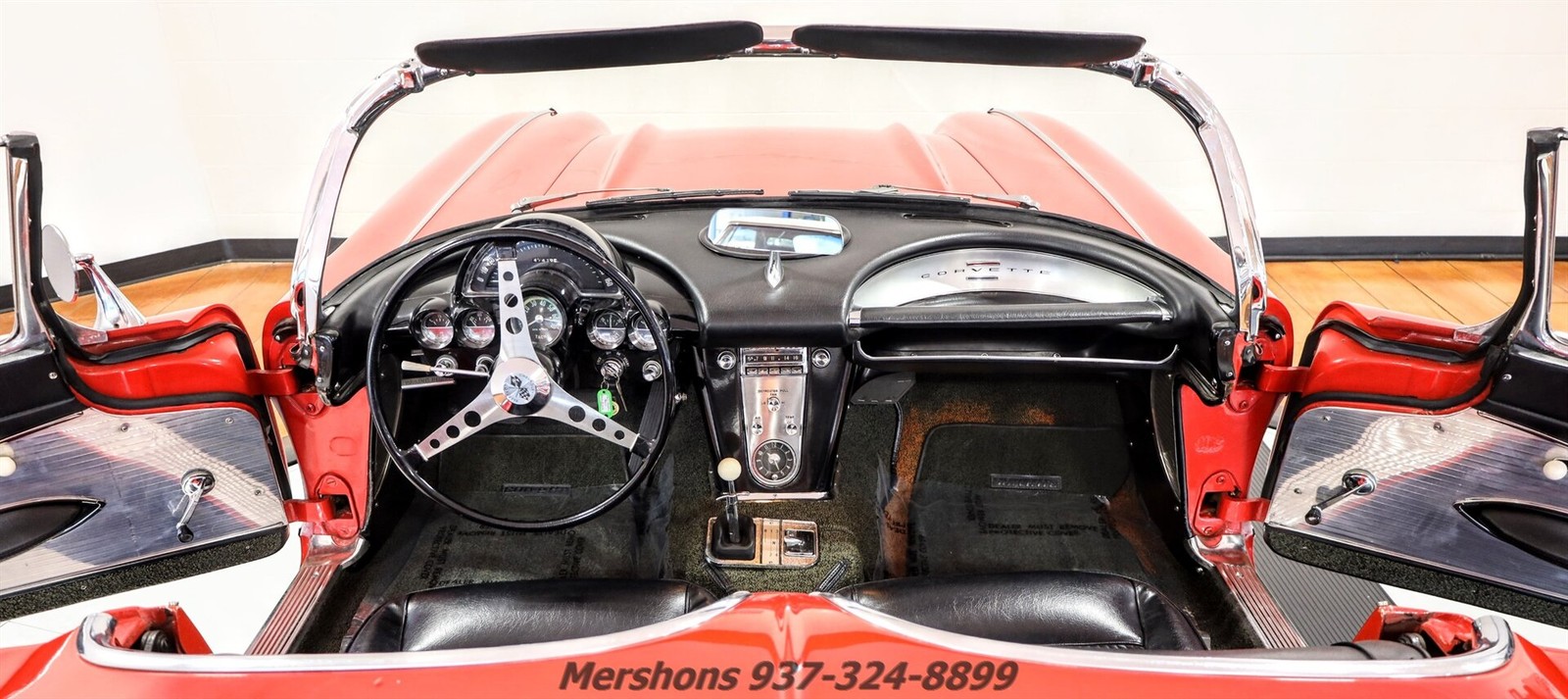 Chevrolet-Corvette-1961-Convertible-1