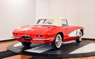 Chevrolet-Corvette-1961-Convertible-10