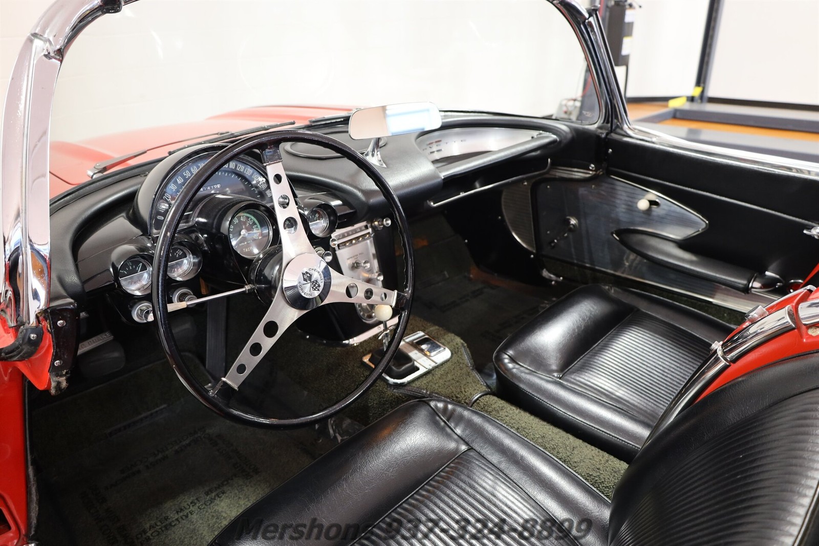 Chevrolet-Corvette-1961-Convertible-13