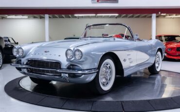 Chevrolet-Corvette-1961-Convertible