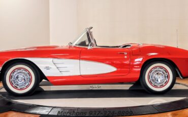 Chevrolet-Corvette-1961-Convertible-5