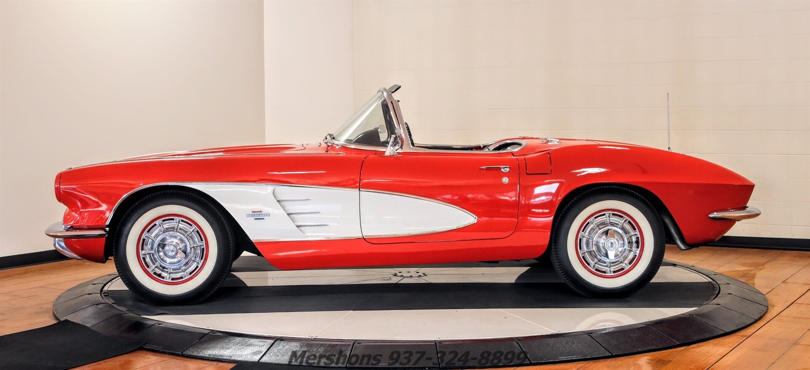 Chevrolet-Corvette-1961-Convertible-5
